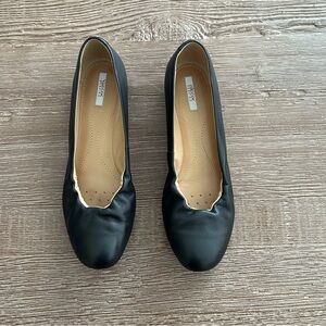 Geox Black Leather Ballet Flat Wmn Size 37